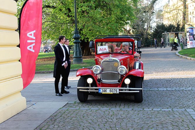 1,5 hour oldtimer convertible Prague sightseeing tour - Price and value: when $241.86 per car feels like a steal