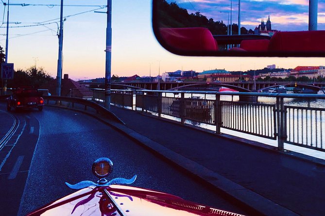 1,5 hour oldtimer convertible Prague sightseeing tour - Who should book this Prague vintage car tour