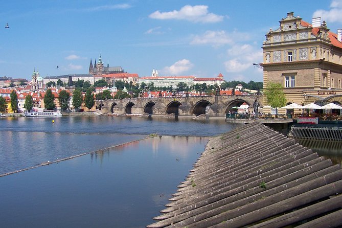 1 hour Prague Panoramic Vltava River sightseeing Cruise - Snacks, Coffee, and Drinks for Purchase, Not a Full Meal