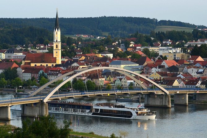 1-way Prague to Vilshofen private transfer - up to 7 passengers - English-speaking drivers who add context on the route