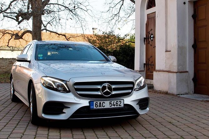 1-way Prague to Vilshofen private transfer - up to 7 passengers - Luggage help and pickup accuracy in real life
