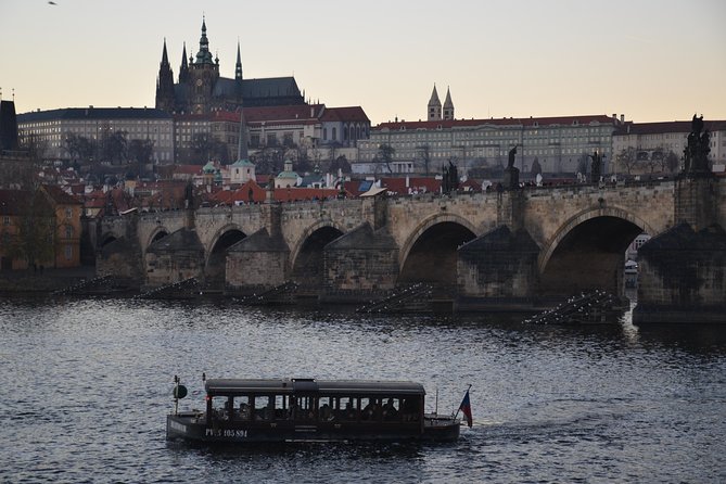 2:5-Hour Walking Tour of Old Town Prague with Boat Ride - Old Town Square to Old Town Hall: getting oriented fast