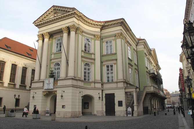 2:5-Hour Walking Tour of Old Town Prague with Boat Ride - Museum of the Charles Bridge: using your included ticket well