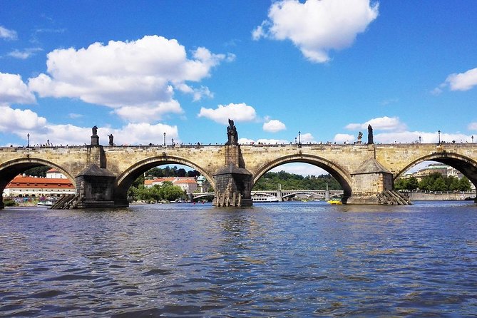 2:5-Hour Walking Tour of Old Town Prague with Boat Ride - Timing, pacing, and what the 3-hour format means for you
