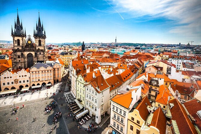 2-Hour Old Town and Jewish Quarter Tour in Prague - Stop 1: Old Town Hall and the Astronomical Clock, seen from the street