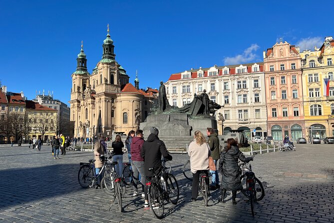 3-hour Complete Prague Bike Tour - Kampa Park and the café break: a reset with river views