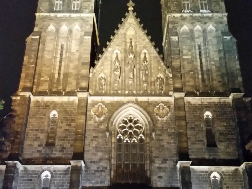 3-Hour Prague Castle & Interiors Tour - Guide style: English, and sometimes bilingual pacing