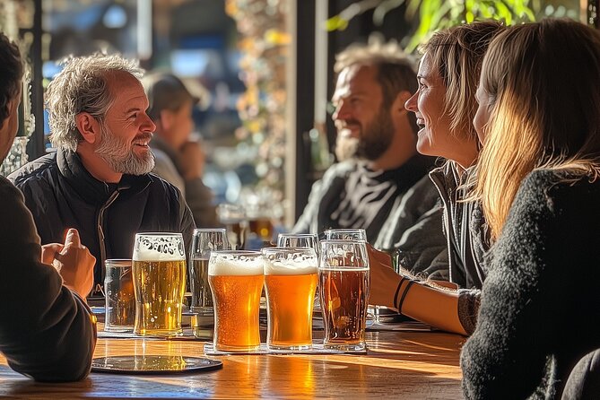Alternative bar tour with dinner in the art district - Your route through Hradčany, Letná, and Holesovice