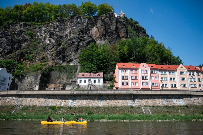 Canoeing on the Elbe river from Děčín to Bad Schandau - What you get at handover: canoes, dry bags, and maneuvering help