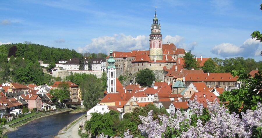 Český Krumlov: 2 Hour Private Walking Tour with Guide - Barber’s Bridge and Cloak Bridge: Why These Crossings Matter in a Walking Tour