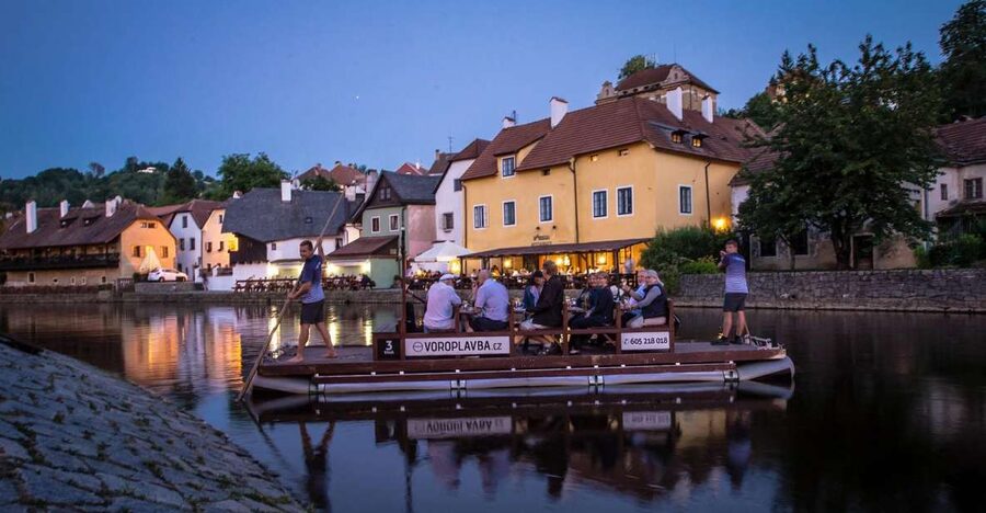 Český Krumlov: Advent Wooden Raft River Cruise - Why this 30-minute raft cruise works in Český Krumlov