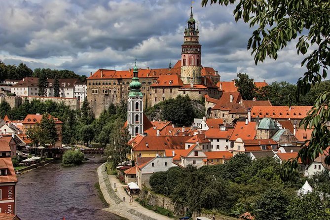 Cesky Krumlov Full day tour from Prague and back - Town split by the Vltava River, and why that matters for exploring