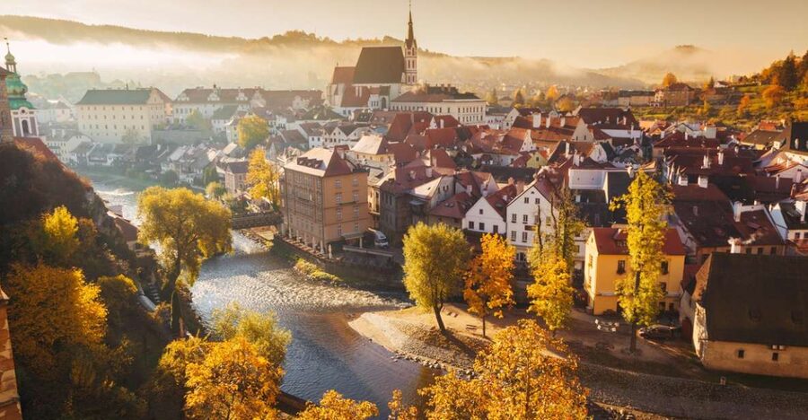 Český Krumlov: Half-Day Medieval Architecture Walking Tour - Svornosti Square and St. Vitus: The Tour’s Strong First Anchor