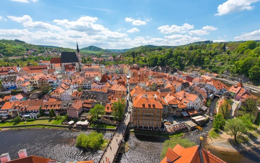 Cesky Krumlov: Insta-Perfect Walk with a Local - Castle Tower Views: Getting the Shot Without the Chaos