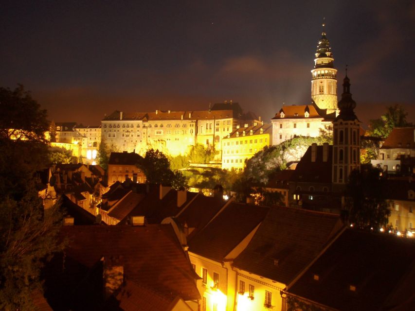 Český Krumlov: Night Walking Tour with a Professional Guide - Renaissance Palaces and the Castle Areas You Actually Came to See