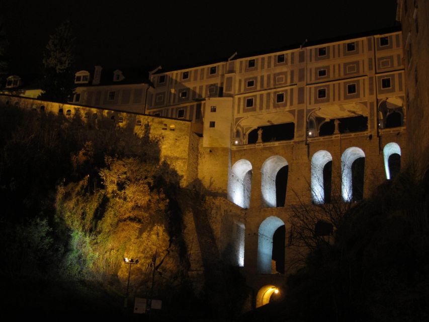 Český Krumlov: Night Walking Tour with a Professional Guide - The Medieval Streets: How the Guide Makes the Old Town Feel Like a Story