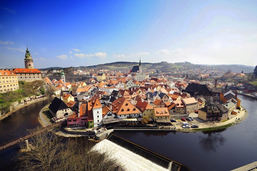 Český Krumlov - with entrance to the castle - Summer castle entry: the castle complex as the day’s big payoff