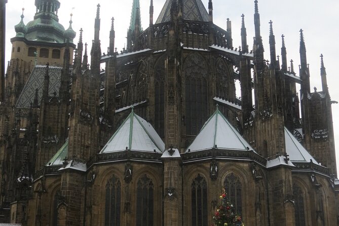 Charles Bridge and Prague Castle Walking Tour - Small group size (max 10) and flexible pacing