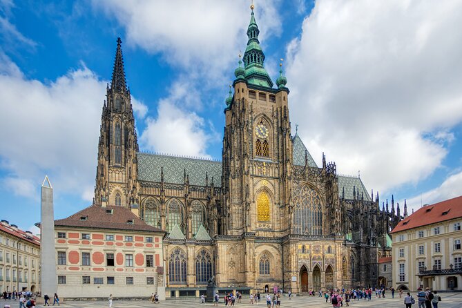 Classic Prague Castle Tour, Strahov Monastery & Castle District - Where The Tour Starts, Where It Ends, and Why That Matters