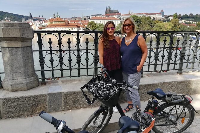 Communism and World War 2 Prague City Tour - World War II Prague Stops: From Nazi Occupation to Bombing Locations