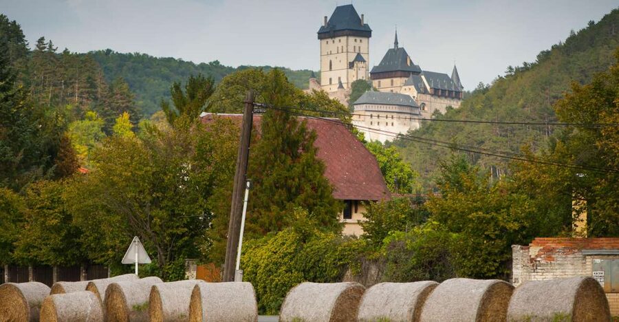 Coutryside e-bike tour to Karlstejn Castle - A Smooth, Scenic E-Bike Escape From Prague