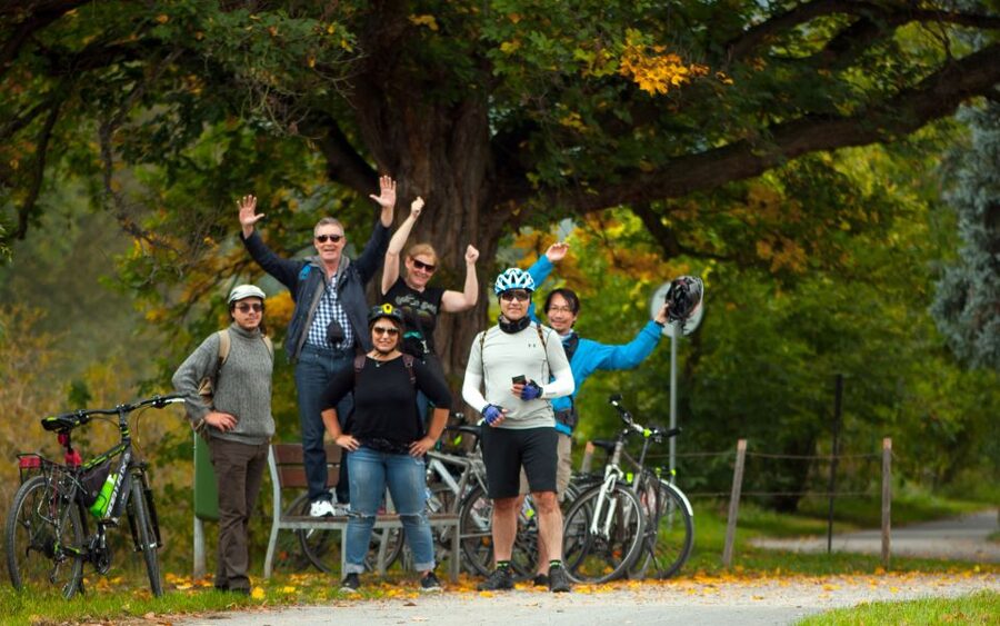 Coutryside e-bike tour to Karlstejn Castle - Arrival at Karlštejn Village: Lunch and Castle Grounds