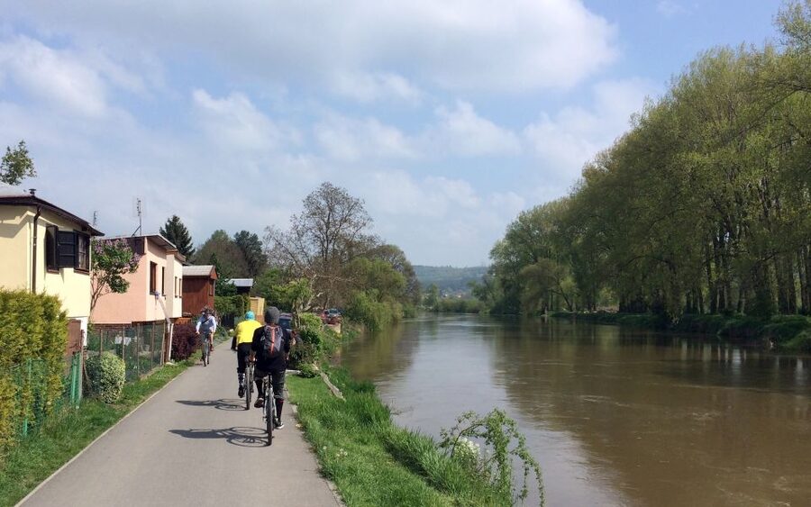Coutryside e-bike tour to Karlstejn Castle - The Return: Train Back and a Short Finish in New Town
