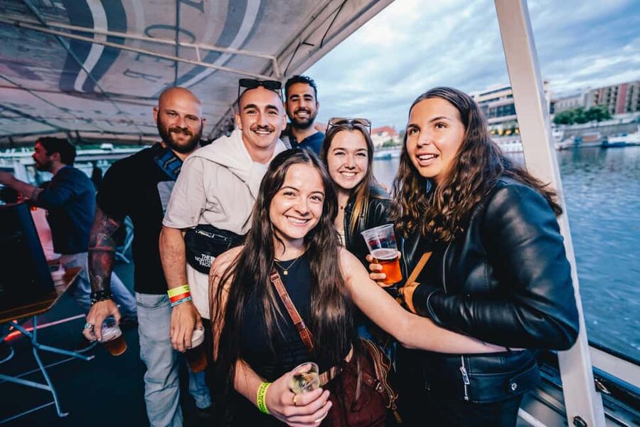 Drunken Monkey Prague Boat Party Open Bar to Duplex Club - Small logistics that can make or break the night