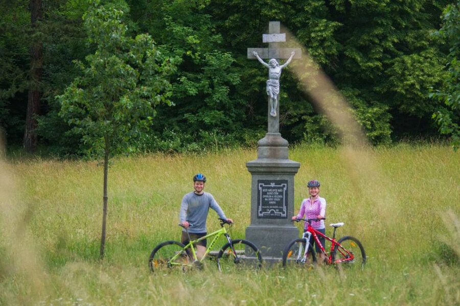 E-Bike Day Trip: Visit a Roman Castle and Taste Craft Beer - Guide Style, Group Size, and Why It Feels Personal
