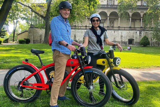 E-BIKE TOUR: 10 Must-See Landmarks & Viewpoints in Prague 1-8per. - Charles University area: Law faculty outside the oldest university
