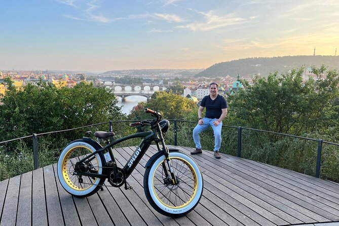 Ebike Sunset tour of Prague - Wenceslas Square stop: your quick Prague orientation