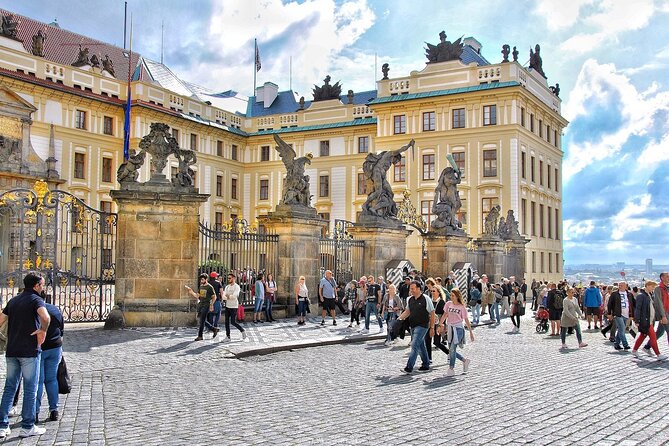 Explore the Historic Prague Castle: Private Half-Day Walking Tour - The Private Tour Advantage: Your Guide Sets the Pace