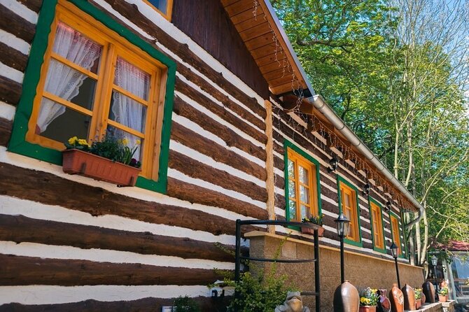 Folk Dinner Experience in Prague with Transportation - Welcome Drink and Czech Dinner Menu: What’s Included
