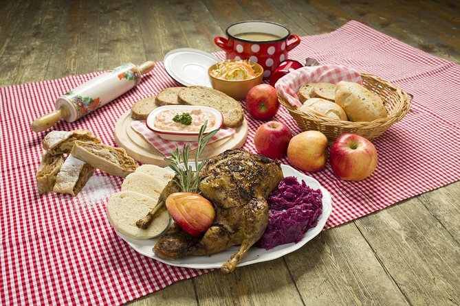Folklore Dinner with Unlimited Drinks 4course Menu - Unlimited drinks: what it means and how to handle it