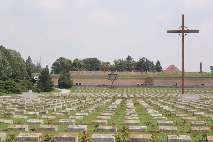 From Prague: All-inclusive Bus Tour to Terezin Memorial - What the Guides Do Well, and What Might Feel Fast