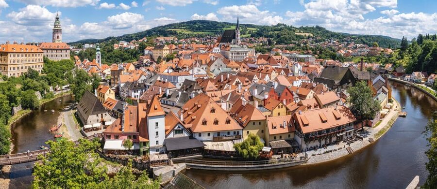 From Prague: Český Krumlov Full-Day Tour with Pickup - From Castle to Lunch: Crossing the River Without Losing the Day