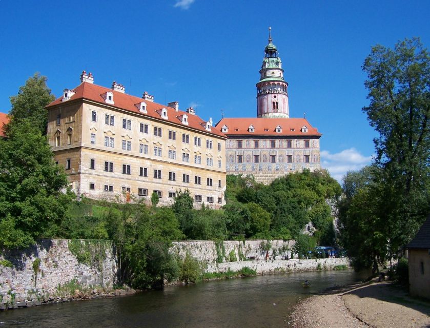 From Prague: Full-Day Trip to Český Krumlov - Food, toilets, and coach comfort practical tips