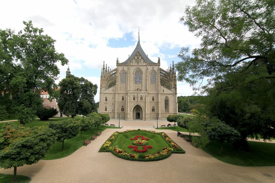 From Prague: Kutna Hora and Bone Chapel Tour - Kutná Hora old town and the Hussite Wars, why it all mattered