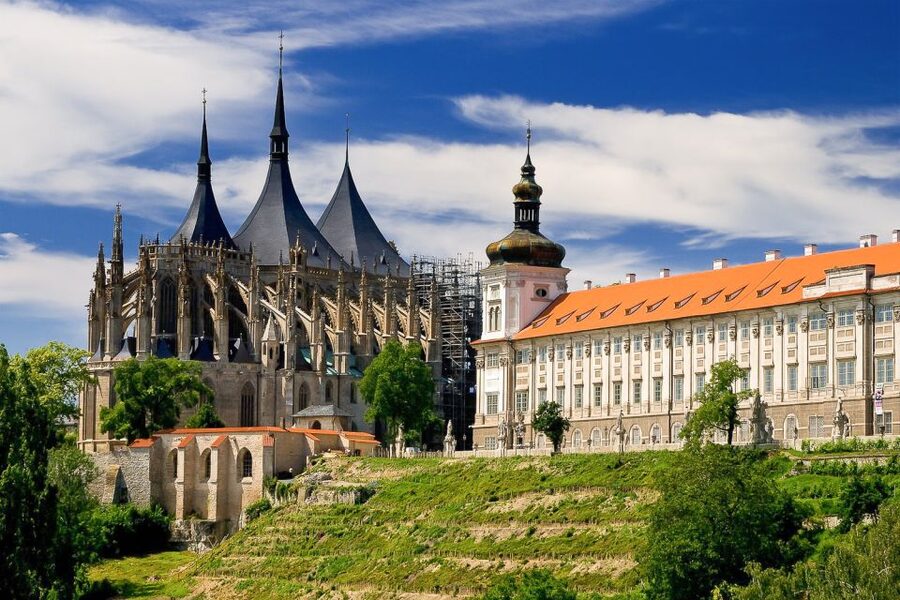 From Prague: Kutná Hora, St.Barbara’s Church, Sedlec Ossuary - Kutná Hora silver-mining UNESCO sites: what the town teaches you