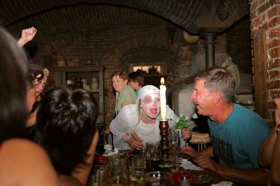 From Prague: Medieval Dinner, Show, Castle and Brewery - Prague to Dětenice: the day starts with an easy pickup