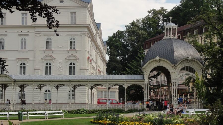 From Prague: Private Karlovy Vary & Crystal Factory Tour - Becherovka Museum on Weekends: Another Czech Classic