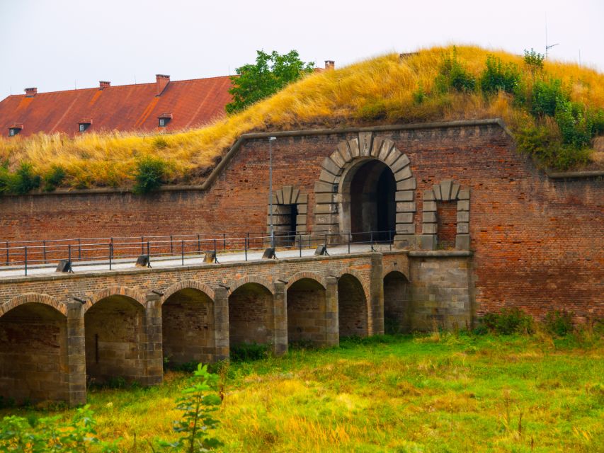 From Prague: Terezin Concentration Camp Private Tour - Ghetto Museum: context before you move deeper into the sites