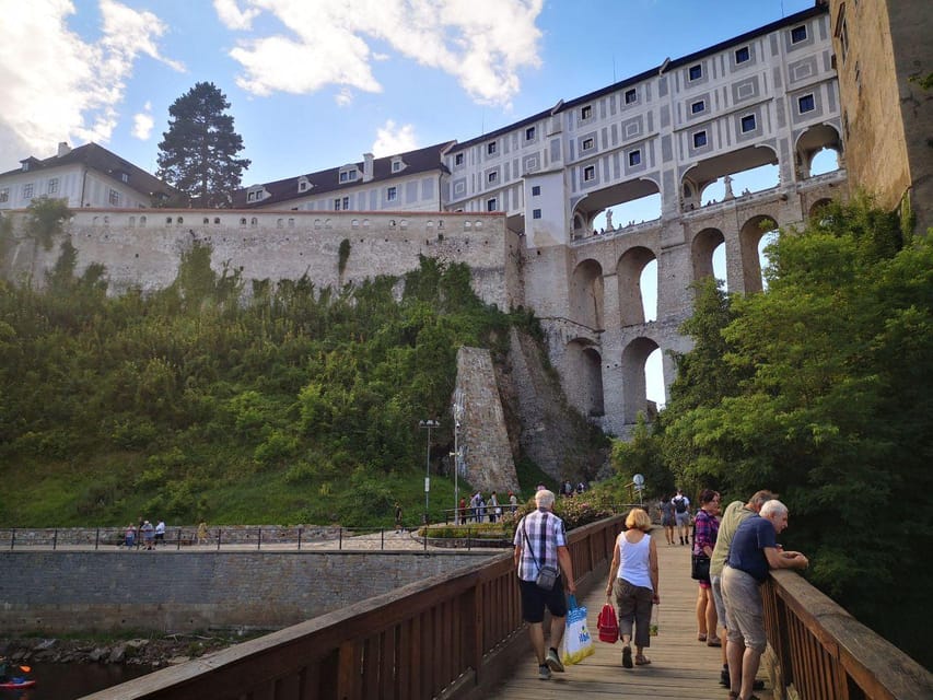 From Prague to the fabulous Cesky Krumlov:fullday experience - Guided Český Krumlov town walk: the UNESCO center in street-level form