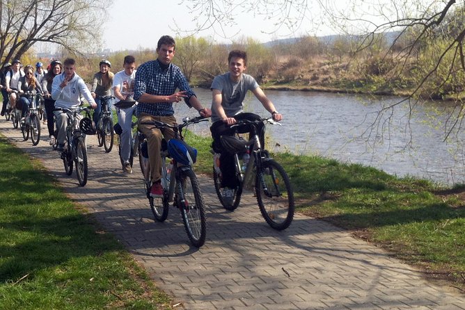 Full-Day Countryside Bike Tour to Karlstejn Castle (small group) - Starting at Praha Bike in Prague, then rolling out
