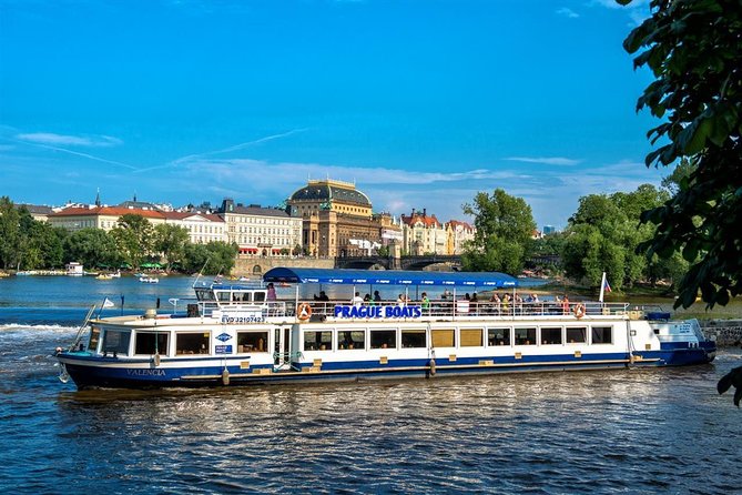 Full-Day Prague in a Nutshell Walking Tour with delicious Lunch-Cruise - Municipal House and Powder Tower: Prague’s art and its stubborn survival