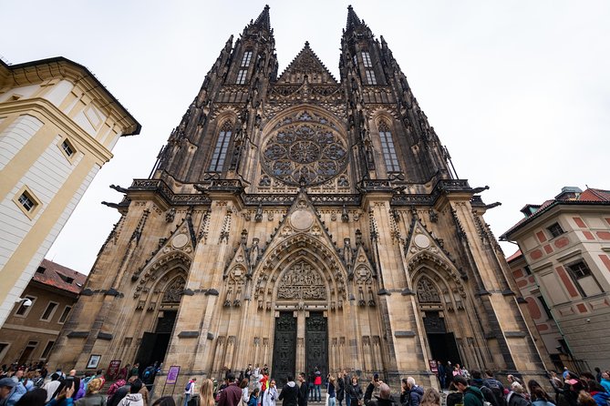 Full-Day Prague Tour with Prague Castle, Lunch and Vltava Cruise - Price and the real value calculation