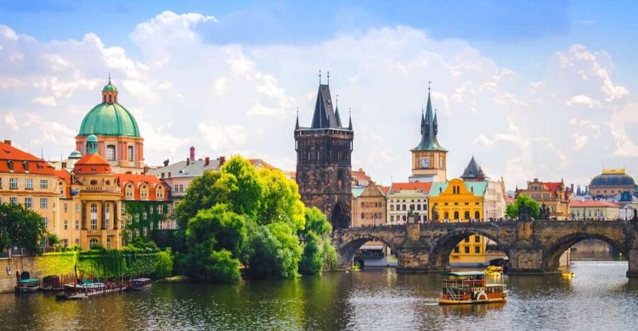 Full-Day Private Trip from Vienna to Prague - Prague Castle, St. Vitus Cathedral, and Hradschin Hill views