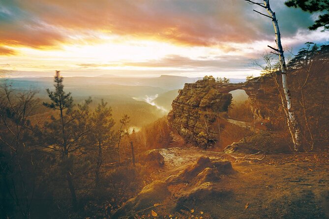 Full-Day Semi Private Hike in Czechia and Saxon Switzerland - Stop 1: Pravčická brána and Sokoli hnizdo viewpoints