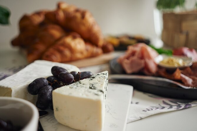 Gourmet Brunch with Chef: Unlimited Drinks & Stunning River Views - The Views Over the Vltava, and Why Timing Matters