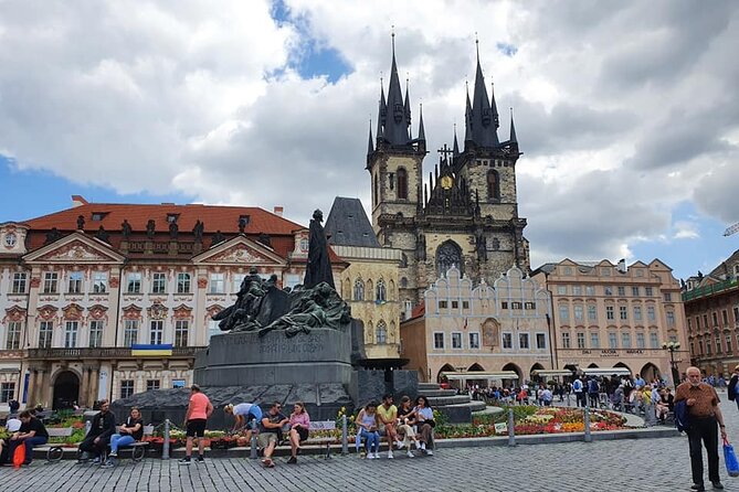 Guided Old Town & Jewish quarter Walking Tour Prague (Tip-based) - A 3h 15m route that links Old Town icons to the Jewish Quarter